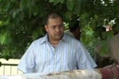 Manu goes from luxury to prison cell