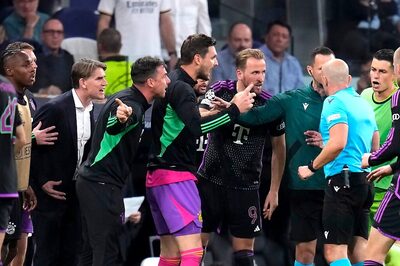 'I'm Sorry': Matthijs de Ligt Claims Linesman Apologised For 'Mistake' After Offside Flag Denies Bayern Late Equaliser