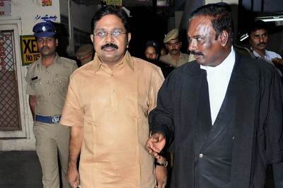 AIADMK LIVE: Speaker Disqualifies Pro-Dinakaran MLAs; Advantage EPS-OPS