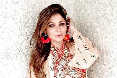 Kanika Kapoor Tests COVID-19 Positive for 5th Time, Doctors Say She is Stable