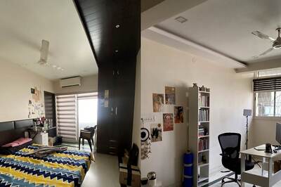 Bengaluru Woman Seeks 'Hindi-speaking' Vegetarian Flatmate Who's Fine with Alcohol and Loud Music