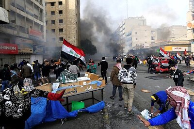 Iraqi Security Forces Raid Baghdad's Main Protest Camp, Shoot at Demonstrators