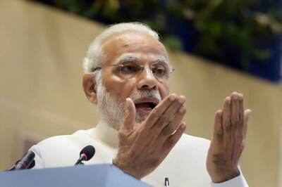 Modi Asks India Inc to Maintain Production Lines of Essential Commodities, Prevent Black Marketing