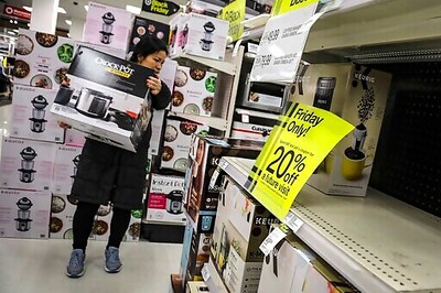 Retail Trade Group Sees Solid Holiday Sales Despite Pandemic