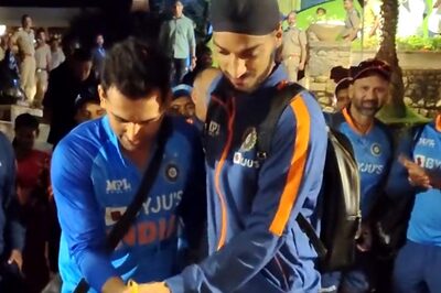 Arshdeep Singh, Deepak Chahar Cut Cake Together As India Arrive in Guwahati Amidst Fanfare | WATCH