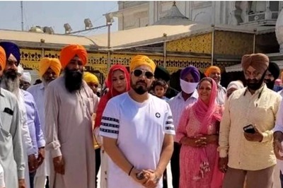 Mika Singh Seeks Blessings As He Gears Up For Swayamvar Mika Di Vohti | View Pics