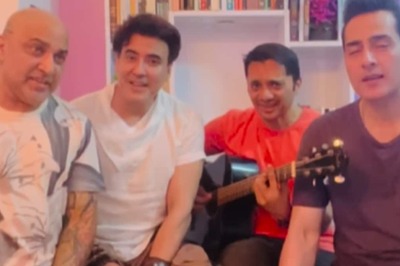 Sudhanshu Pandey Reunites With His Band Of Boys Members After 24 Years, Video Inside