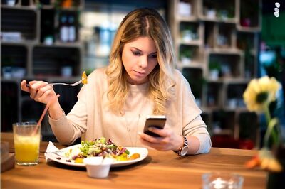 Instagram and Facebook Trick You Into Copying Your Friends' Eating Habits