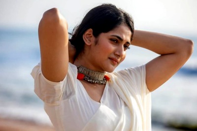 Tamil Actress Losliya Mariyanesan Gets Emotional on Crisis in Sri Lanka