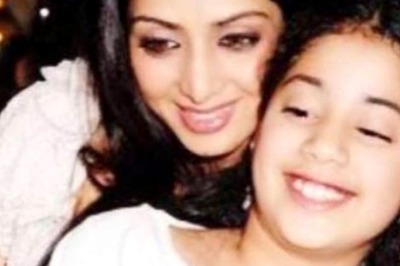 Janhvi Kapoor and Khushi Kapoor Remember Mother Sridevi on Her 58th Birth Anniversary