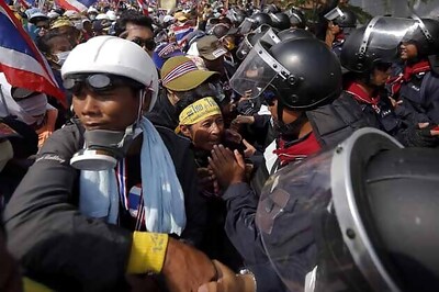 Thailand: Gunmen open fire on anti-govt protesters, one dead