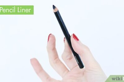 Eyeliner 101: Expert Tips for Using Pencil, Gel, Liquid & Cream Liner