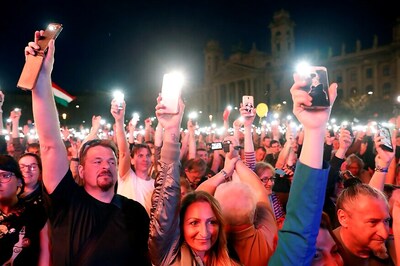 Tens of Thousands of Hungarians Protest Against Newly Elected Leader, Demand Fair Elections