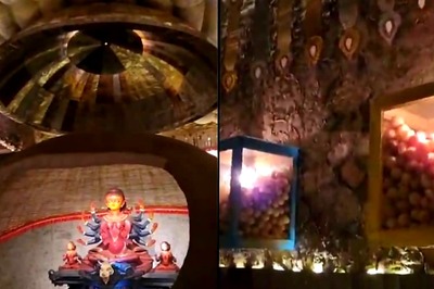 Kolkata's Durga Puja Pandal Adorned With 'Puchkas' Gives Perfect 'Taste' of Food and Festival