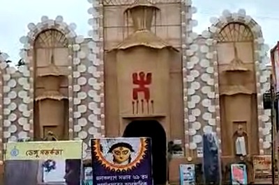 'Free Shopping Mall' Made Next to Durga Puja Pandal in Kolkata's Ashoknagar
