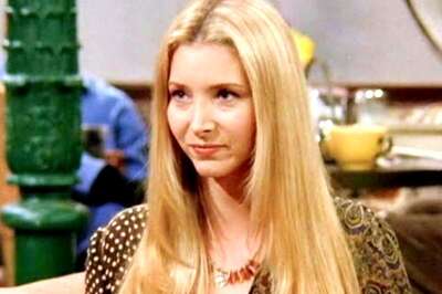 Lisa Kudrow Forgot How to Play 'Smelly Cat' for Friends Reunion
