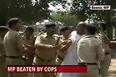 Six cops booked for beating BJP MP | RPF thrashes MP