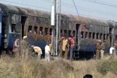 Pak nationals continue hunt for kin