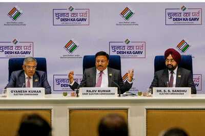 Poll Vault: In Third Big Rejig in 3 Weeks, ECI Transfers 8 District Magistrates, 12 Police Superintendents across 5 States