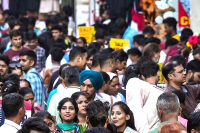 Resident Doctors Want 'Bond Free Bharat' as Medical Colleges Impose Bonds Worth Lakhs