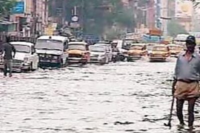 Rains dampen spirits in Kolkata