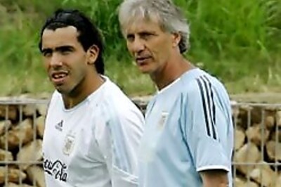 Pekerman picks Tevez ahead of Saviola