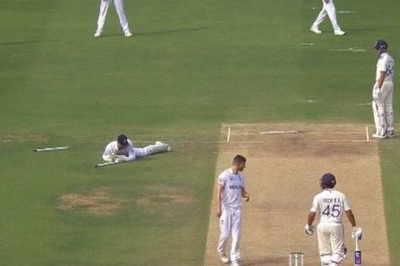 Watch: Ben Foakes Bizarrely Collides With Stumps Before Crashing on the Ground, Avoids Freak Injury