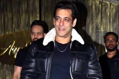Salman Khan Greets Paps With Big Smile on Birthday, Says 'Snake Bite Ke Baad Ye Bahut Difficult...'
