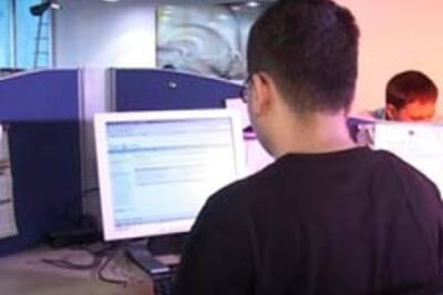 Internet surfing kills 2 days per month