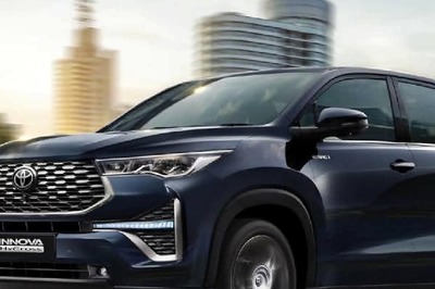Toyota Innova HyCross Top Variants Bookings Suspended in India, Here's Why