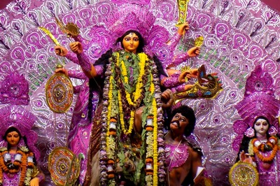 Calcutta HC Allows 'Sindur Khela', 'Arati', 'Anjali' in Durga Puja Pandals