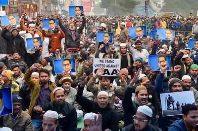 'Merry Christmas Everyone Apart from Delhi Police': Jamia Students' Protest Against CAA Continues