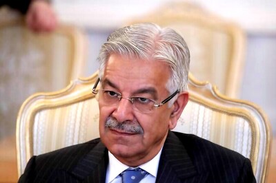 Pakistan Foreign Minister Khawaja Asif Disqualified from Parliament Over UAE Work Permit