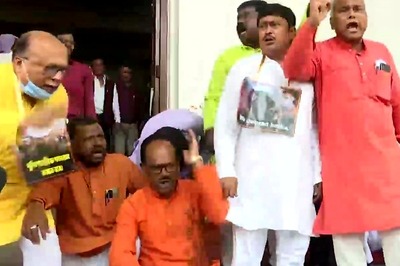 5 Suspended After BJP, Trinamool MLAs Exchange Blows in Bengal Assembly Over Birbhum Violence