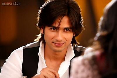 I am a little scared of dating an actress: Shahid Kapoor