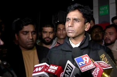 Shots Fired at AAP MLA Naresh Yadav's Convoy on Day Party Swept Delhi Elections, Volunteer Killed