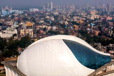 Bengal CM Inaugurates Conch Shell-shaped Dhanadhanyo Auditorium Built at Cost of Rs 440 Crore