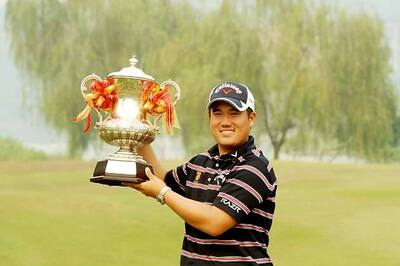 Thailand's Pariya holds nerve to win 2nd Asian title
