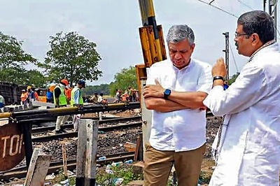 Opposition Wants Vaishnaw to Quit Over Odisha Train Crash But Record of Former Rail Ministers Not So Great