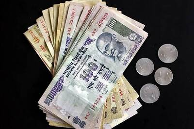 Rupee falls for 5th day; down 6 paise against US dollar