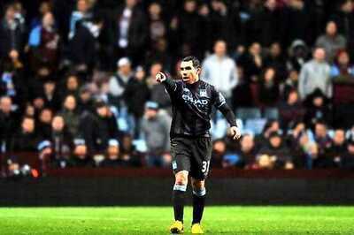 Carlos Tevez scores as Manchester City beat Aston Villa 1-0