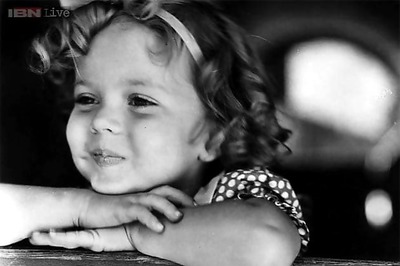 Shirley Temple, iconic child star, dies at 85