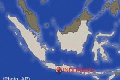 Strong quake rattles Indonesia, tsunami alert sounded