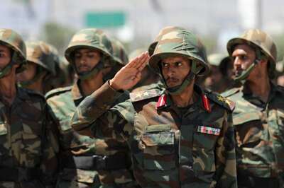 UK Mulling Airstrikes on Houthi Rebels Attacking Shipping in Red Sea, to Issue Joint Warning with US