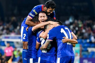 ISL 2024-25: Sunil Chhetri's Historic Brace Helps Bengaluru FC Cruise to 3-0 Win Over Hyderabad FC