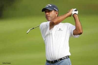 Jeev Milkha Singh slips on final day, finishes 10th