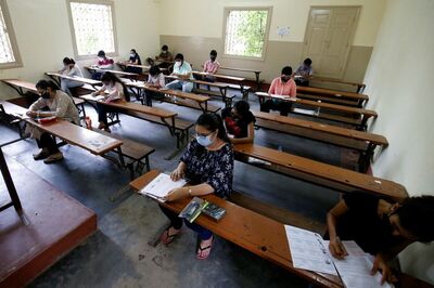 MCI Allows Students to Pursue Medical Course Abroad, Mandates Them to Qualify NEET in 2020 or 2021