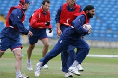 England press for win, Pak take guard