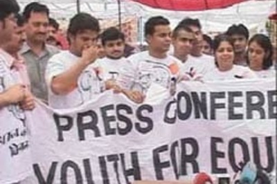 Docs go into huddle, seek legal aid