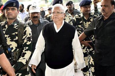 Trouble Mounts For Lalu Yadav As Gwalior Court Issues Arrest Warrant Against Him in 26-year-old Arms Case